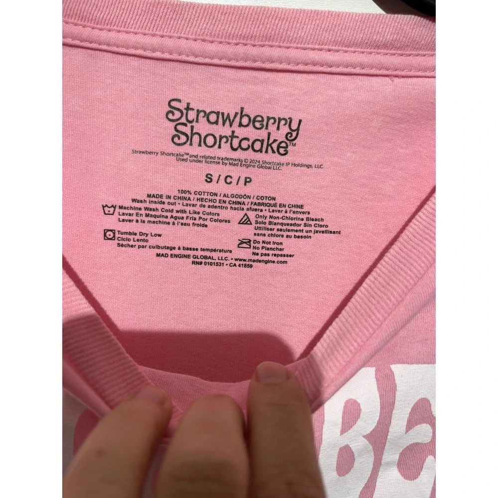 Strawberry Shortcake‎ Pink Graphic Tee Retro Cartoon Short Sleeve Shirt Small